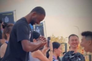 新赛季NBA赛场见😍篮球博主张照洋给维金斯教庆祝动作